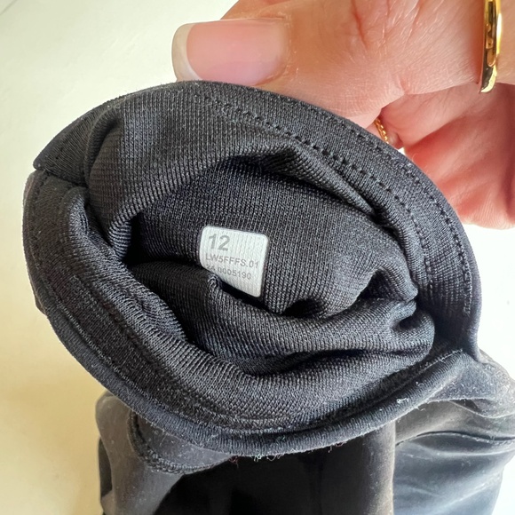 Lululemon wunder train high rise with pockets 28” - Picture 2 of 3